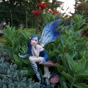 Fairy Statue in Sapphire by Pepperwand Fairies